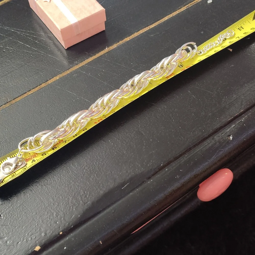 Elegant Silver Chain Bracelet - Picture 6 of 12